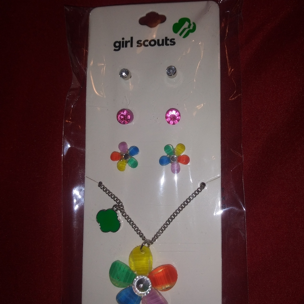 Girl Scouts 16" Daisy Earring Necklace Set
